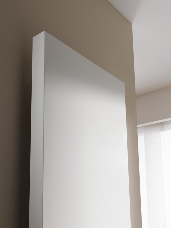 Těleso designové Kermi Rubeo 1525 x 470 mm, středové připojení, 1056 W, bílé